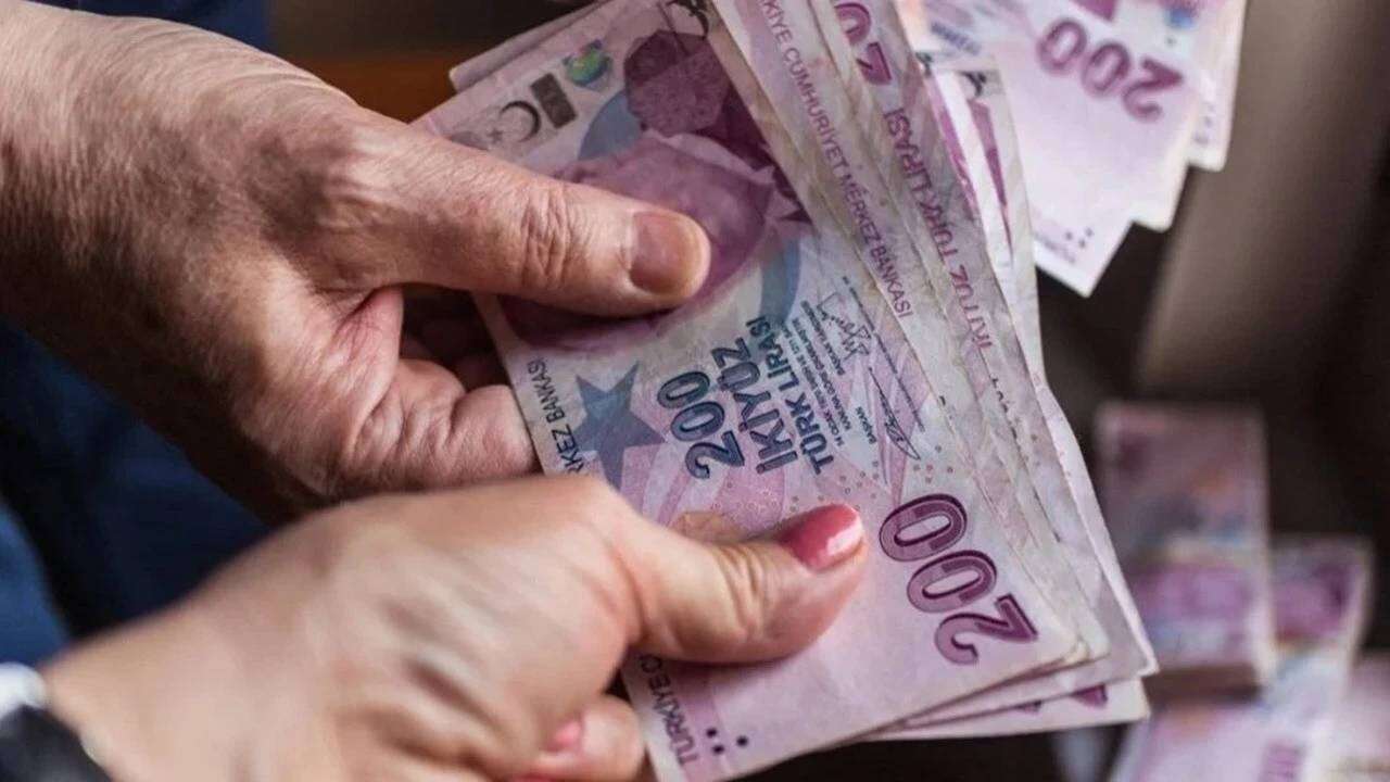 EYT'yi 1 günle kaçıranlara müjde: Bakanlık ile görüşüldü, kademeli emekliliğin Meclis'e geleceği tarihi duyurdu! 10